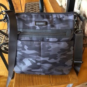 Baggallini crossbody gray camo bag
